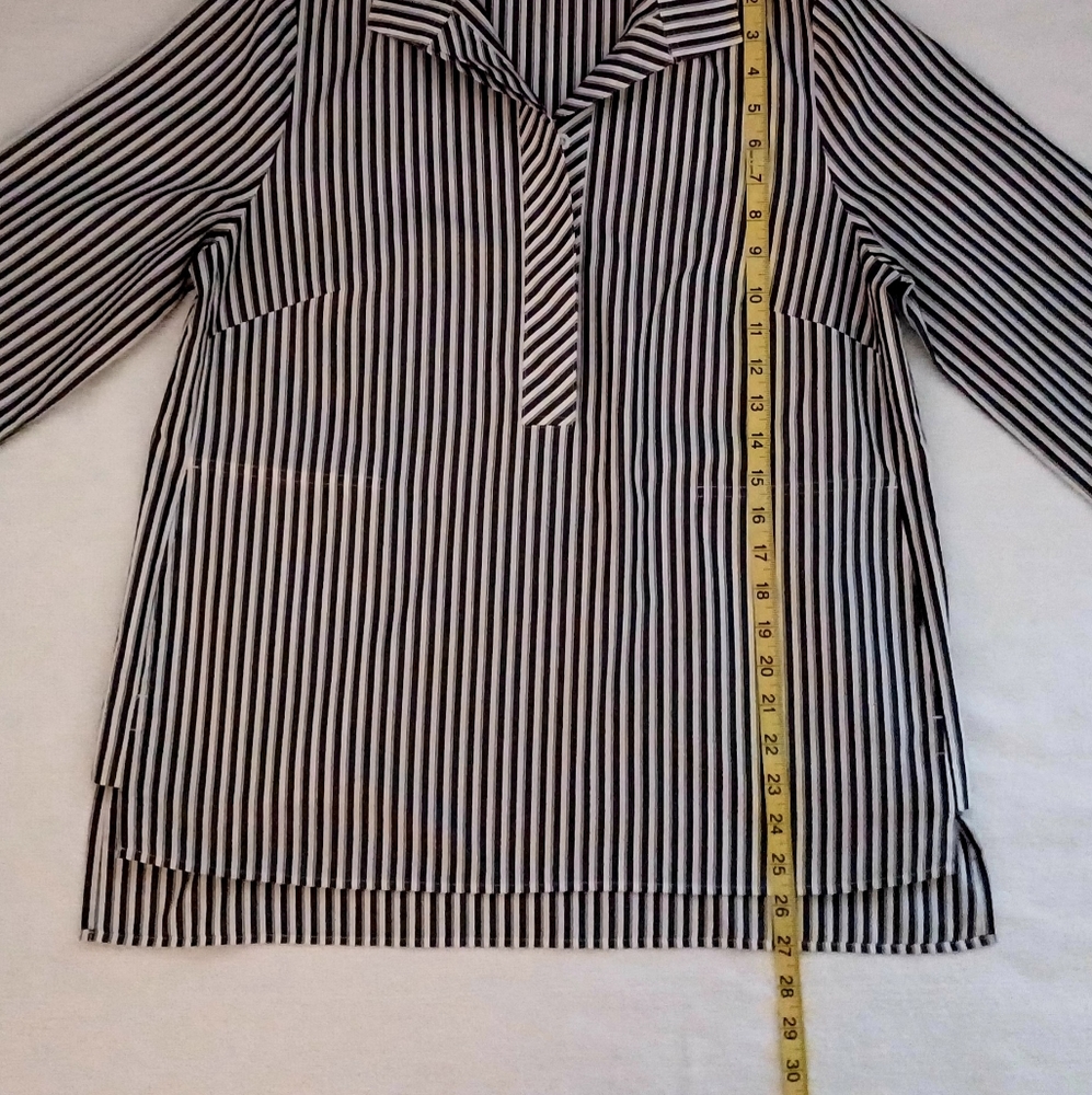 CHICO'S Black & White Striped Shirt, size M - Picture 9 of 13
